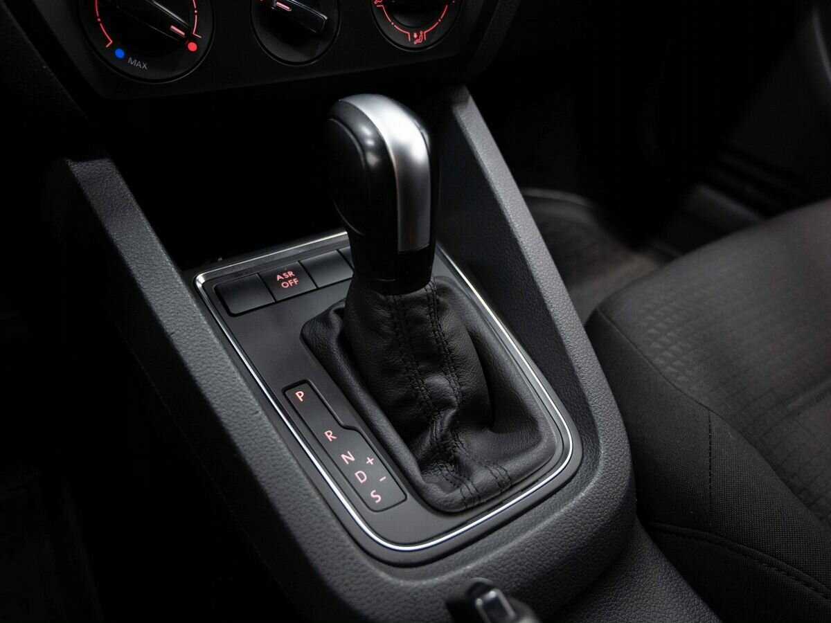 Volkswagen Jetta, 2015 - Фото №17