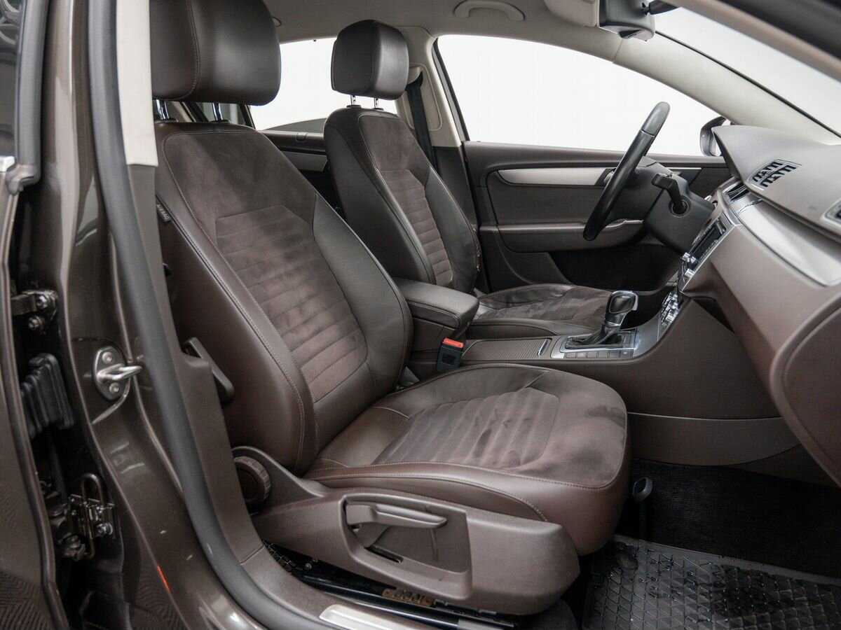Volkswagen Passat, 2012 - Фото №8