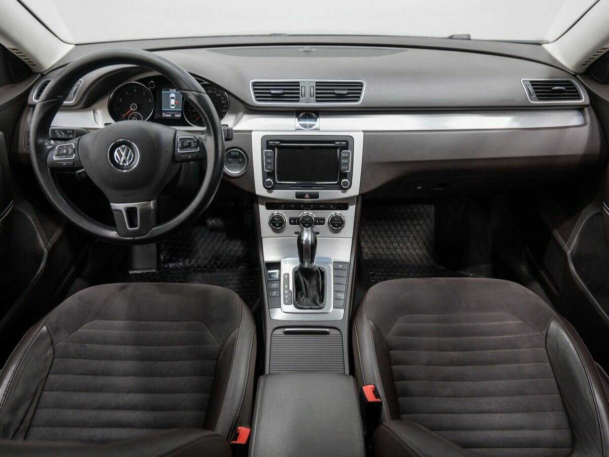 Volkswagen Passat, 2012 - Фото №10