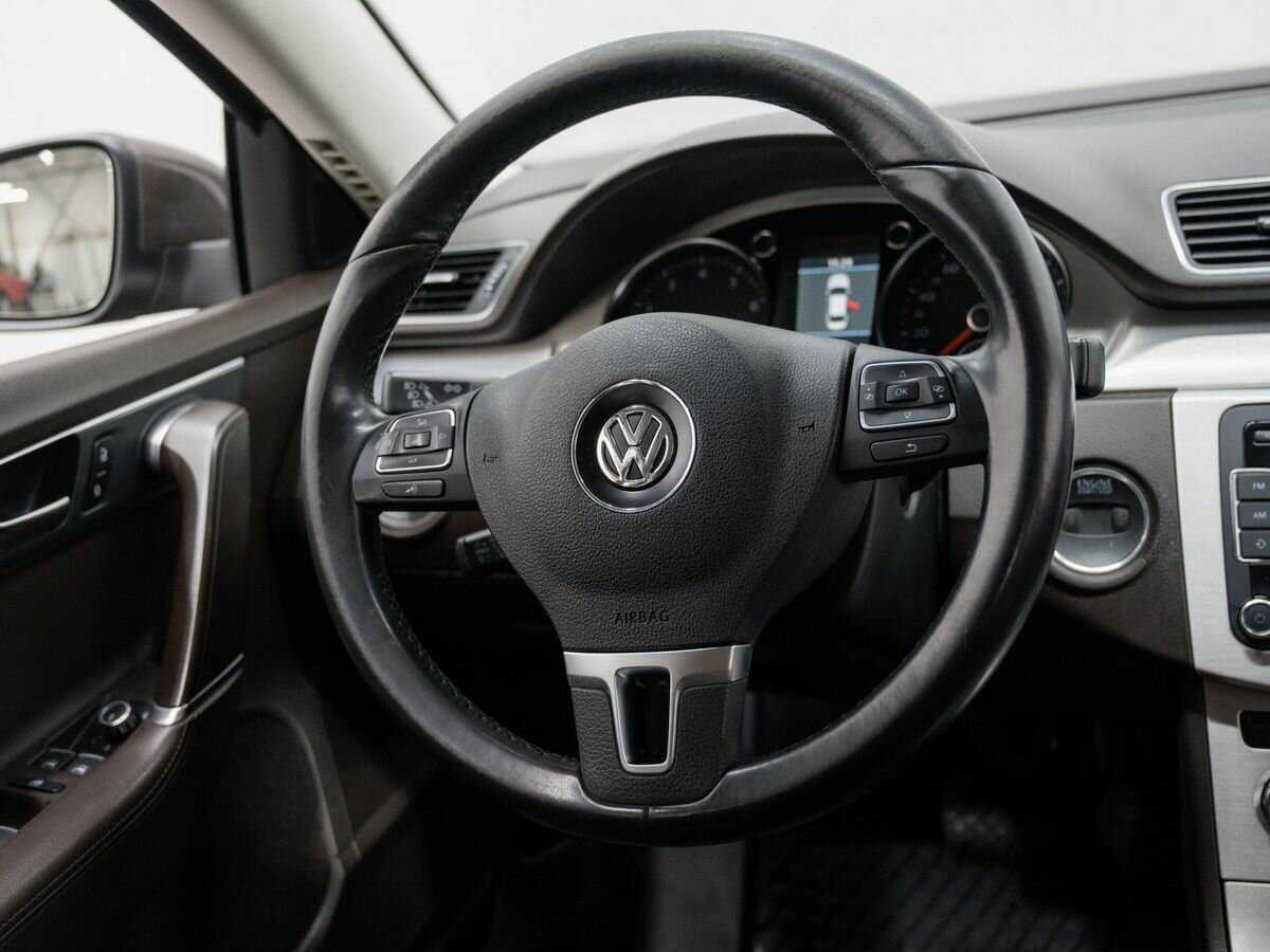 Volkswagen Passat, 2012 - Фото №11
