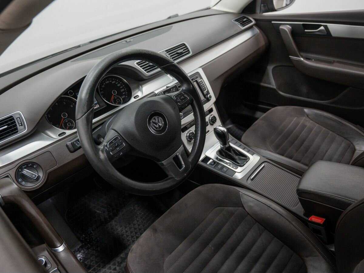 Volkswagen Passat, 2012 - Фото №13