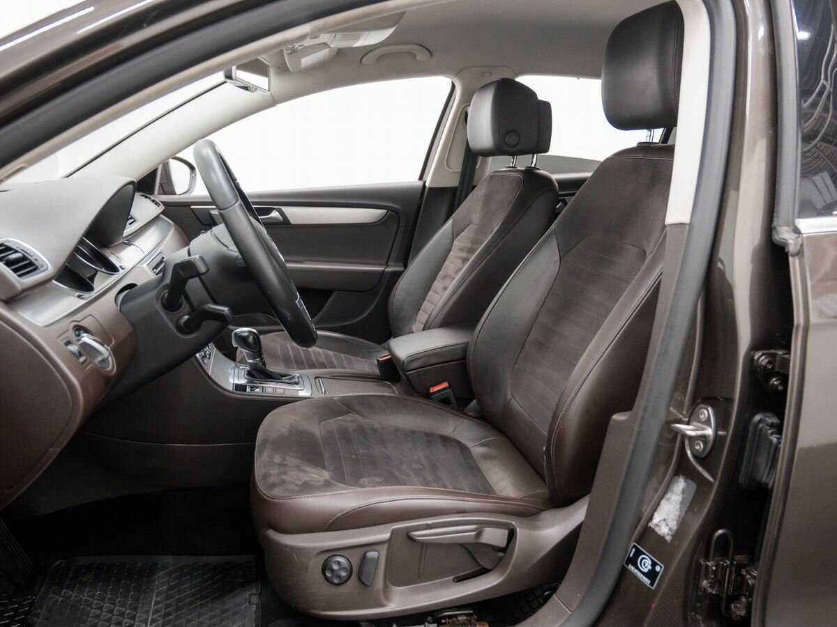 Volkswagen Passat, 2012 - Фото №14
