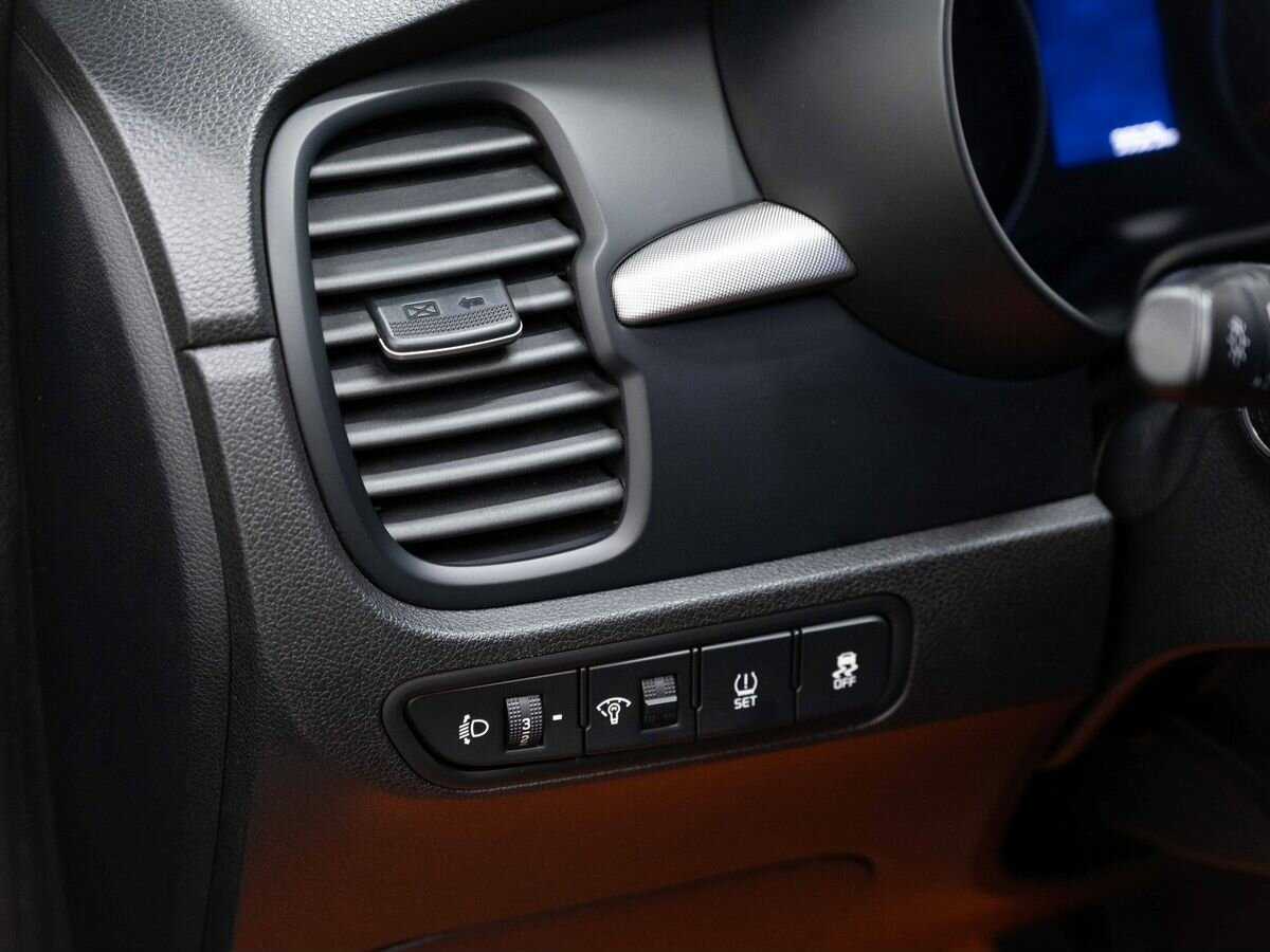 Kia Rio X-Line, 2019 - Фото №17