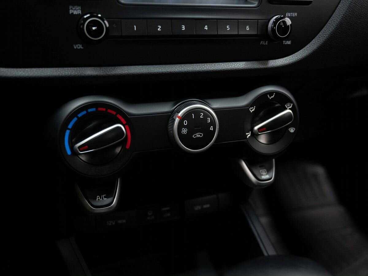 Kia Rio X-Line, 2018 - Фото №19