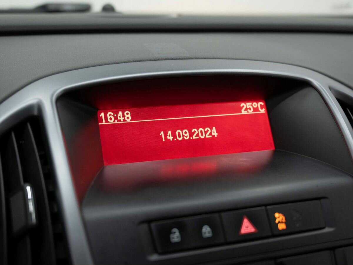 Opel Astra GTC, 2013 - Фото №15