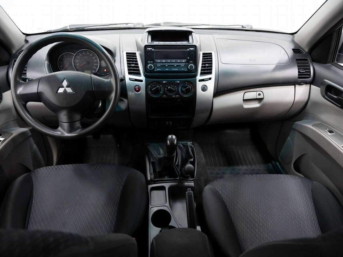 Mitsubishi Pajero Sport, 2014 - Фото №12