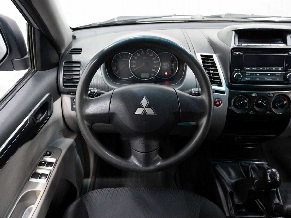 Mitsubishi Pajero Sport, 2014 - Фото №13