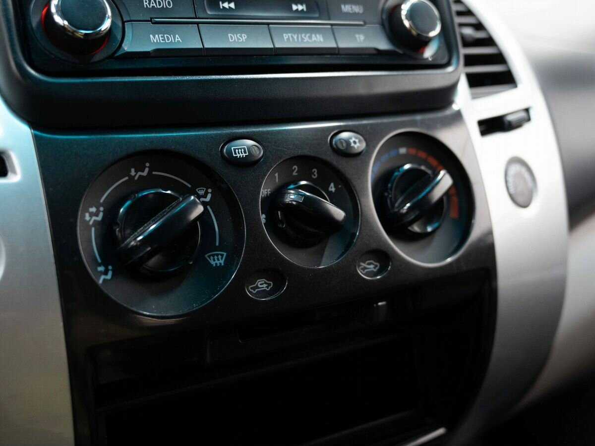 Mitsubishi Pajero Sport, 2014 - Фото №18