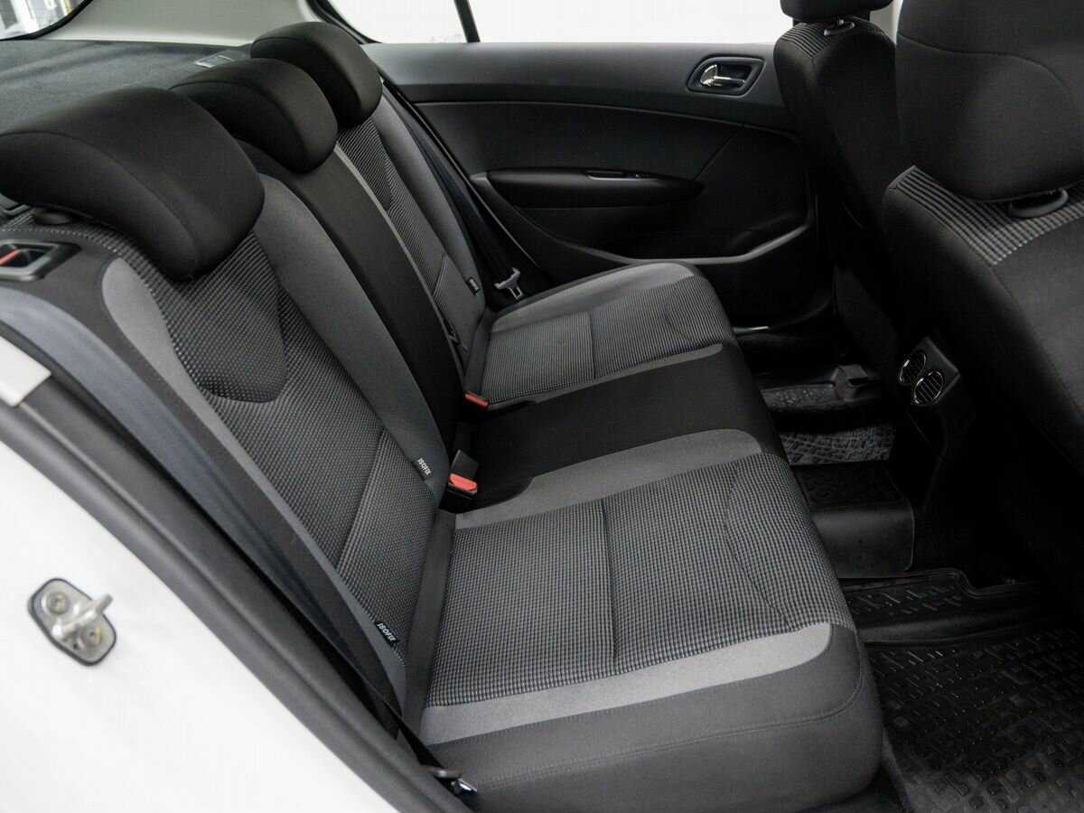 Peugeot 408, 2017 - Фото №8