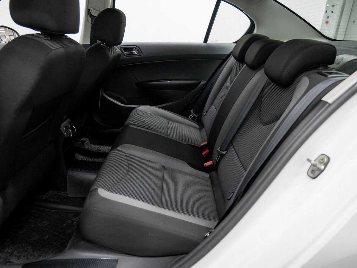 Peugeot 408, 2017 - Фото №11