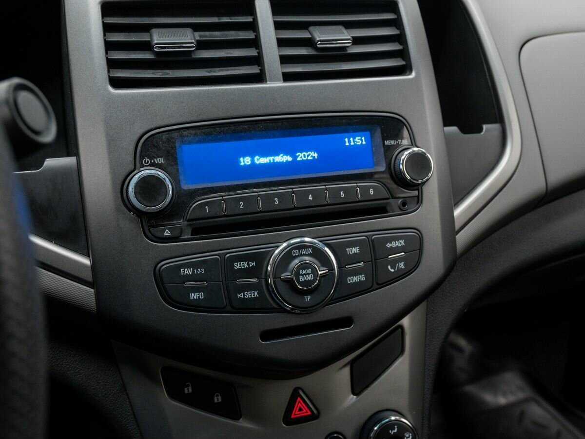 Chevrolet Aveo, 2012 - Фото №15