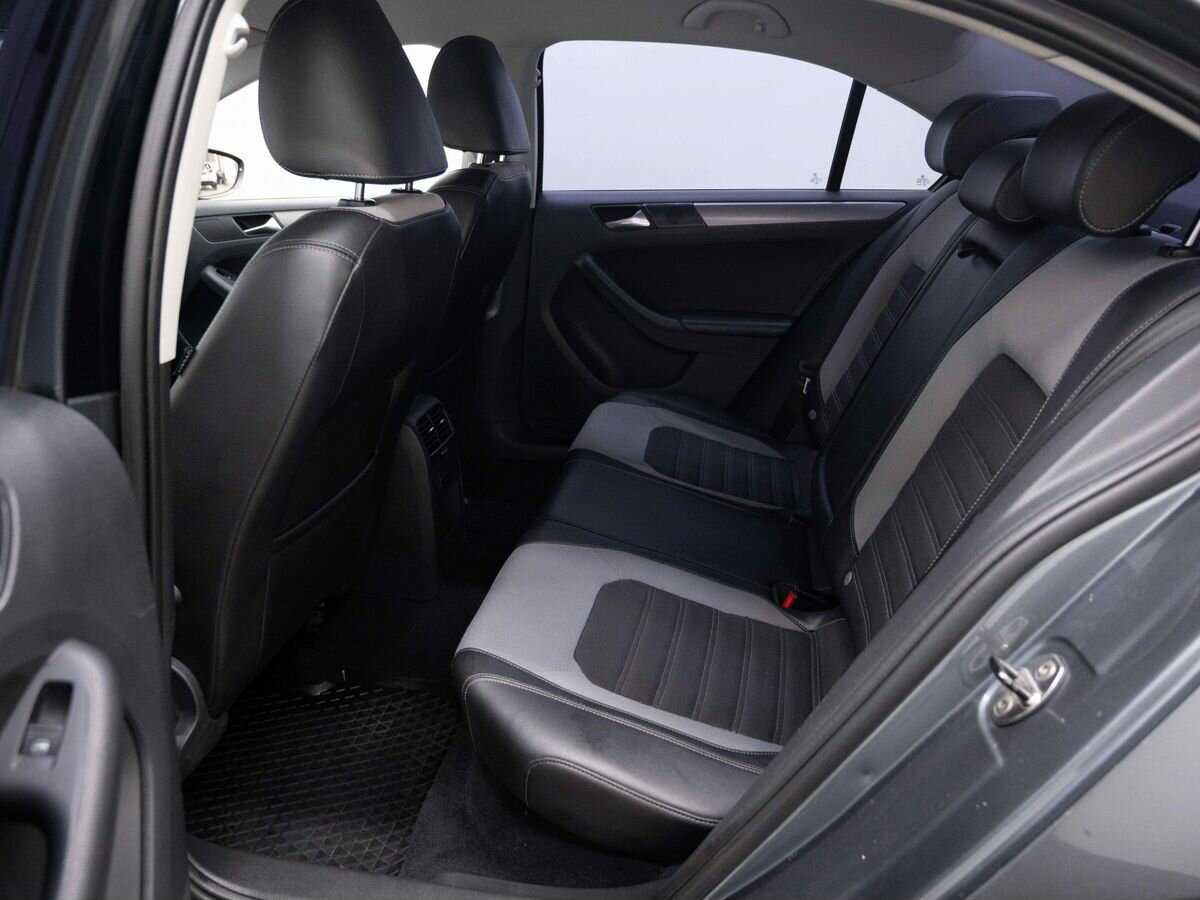 Volkswagen Jetta, 2012 - Фото №8