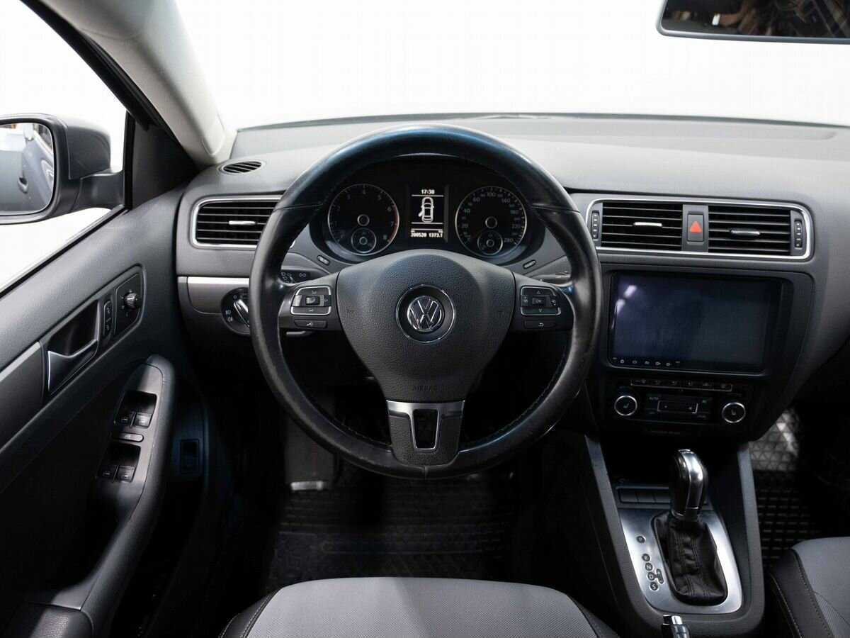 Volkswagen Jetta, 2012 - Фото №13