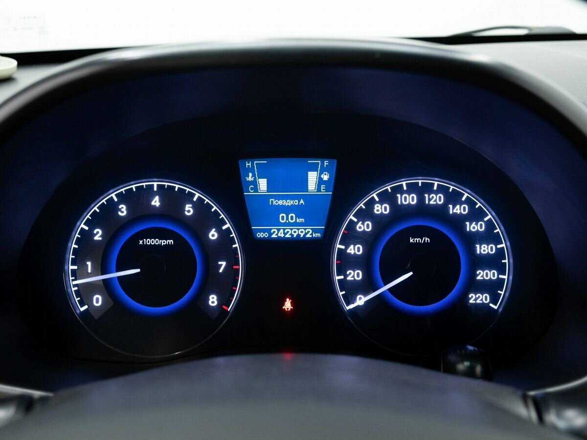 Hyundai Solaris, 2012 - Фото №16