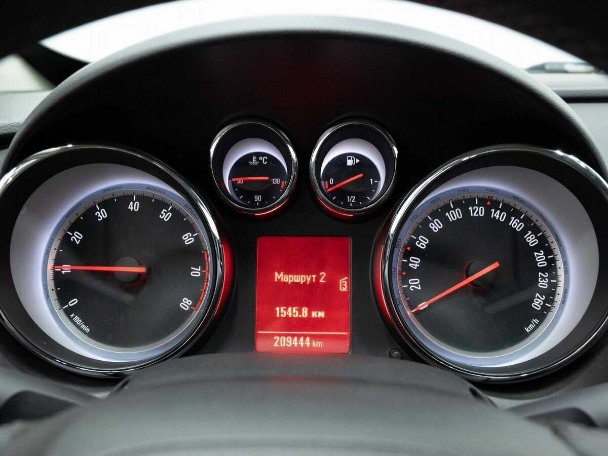 Opel Astra GTC, 2013 - Фото №15