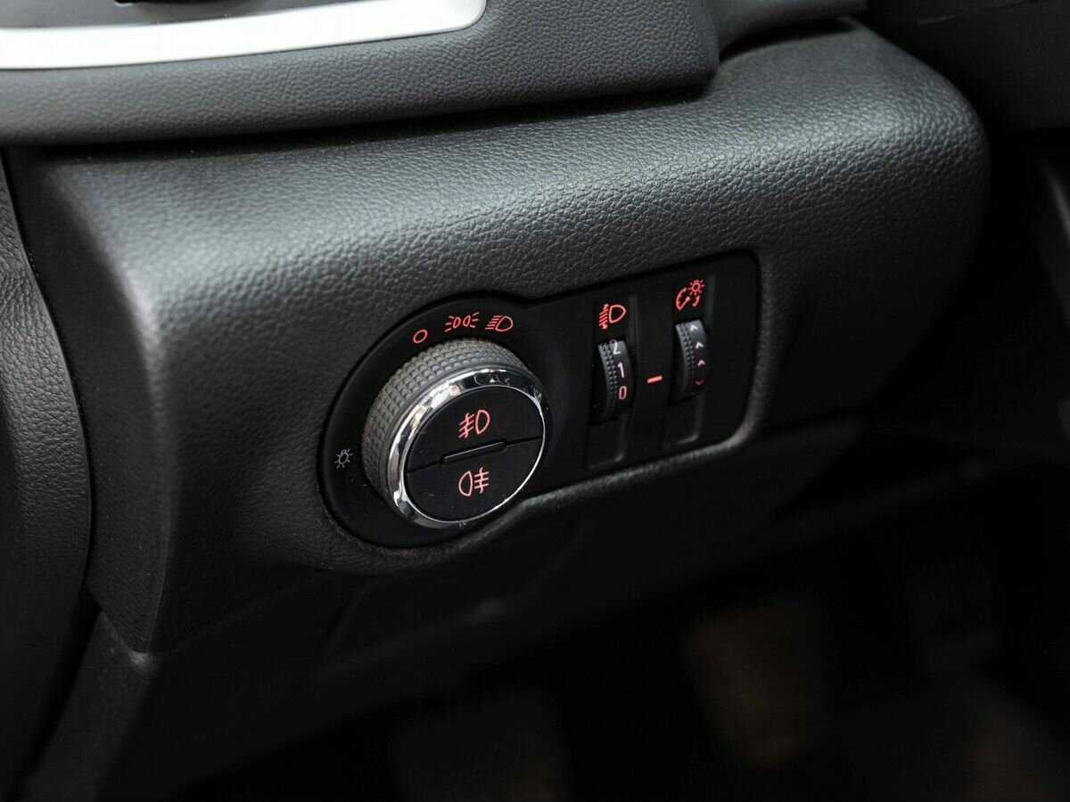 Opel Astra GTC, 2013 - Фото №17