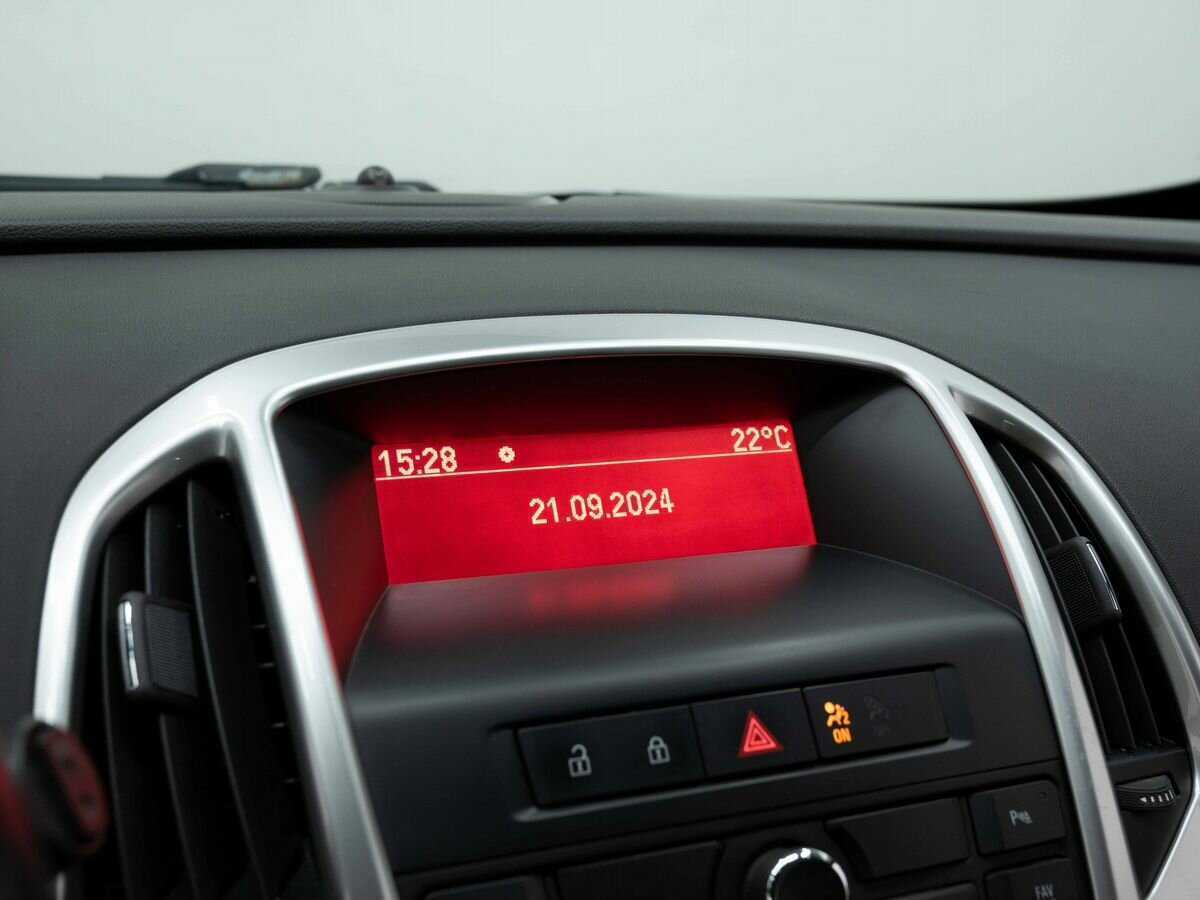 Opel Astra GTC, 2013 - Фото №18