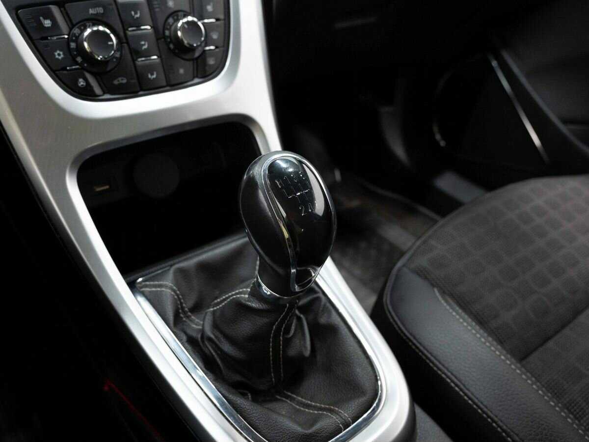 Opel Astra GTC, 2013 - Фото №20