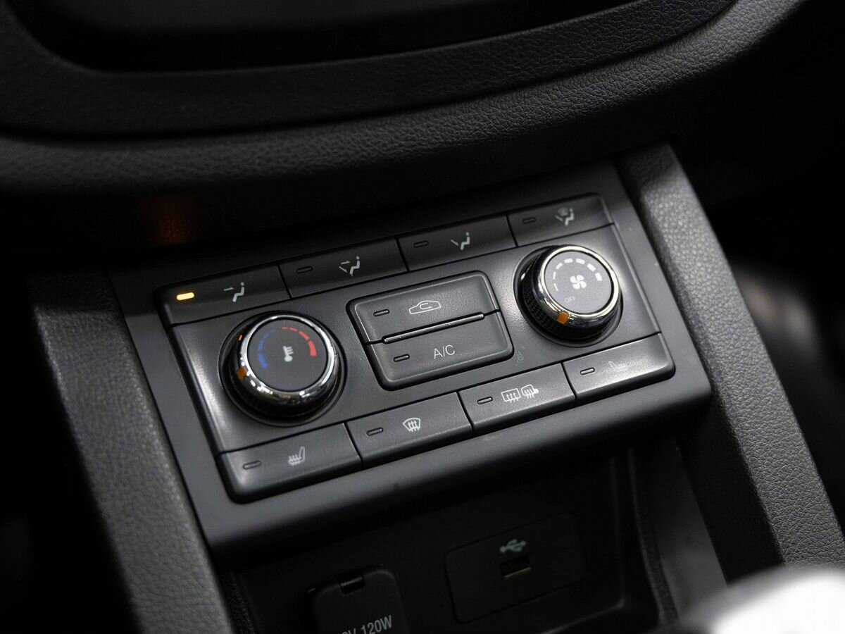 FAW Besturn X40, 2019 - Фото №19