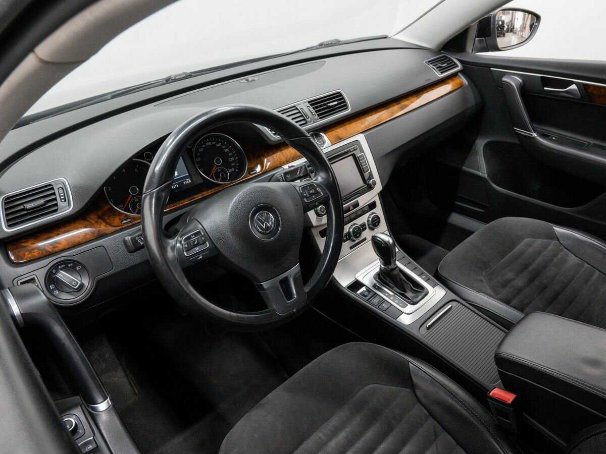 Volkswagen Passat, 2012 - Фото №12