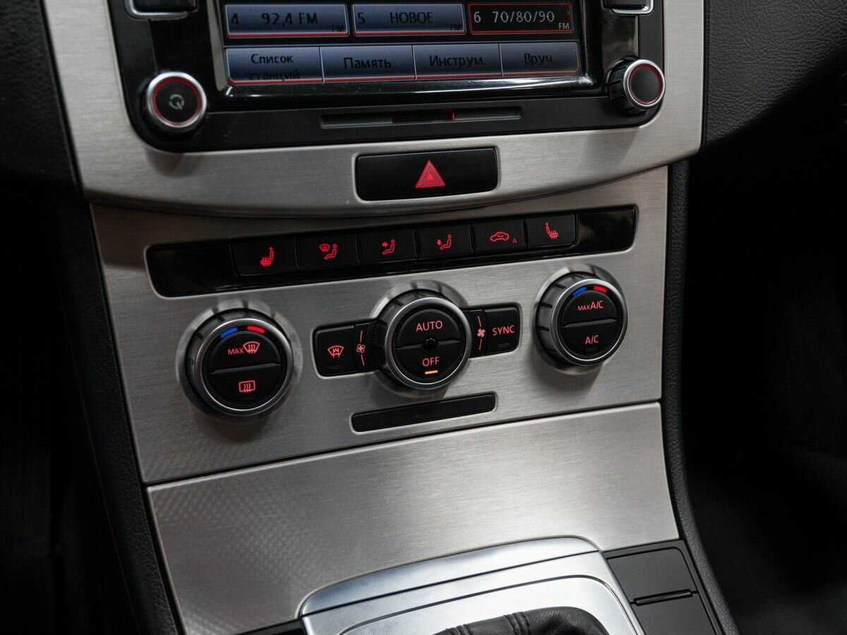 Volkswagen Passat, 2012 - Фото №18