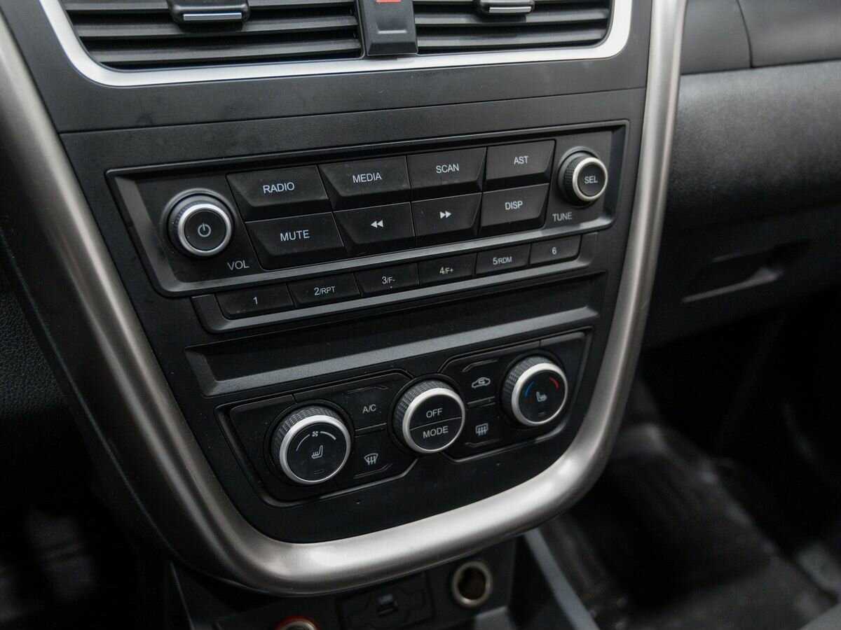 FAW Besturn X80, 2018 - Фото №17