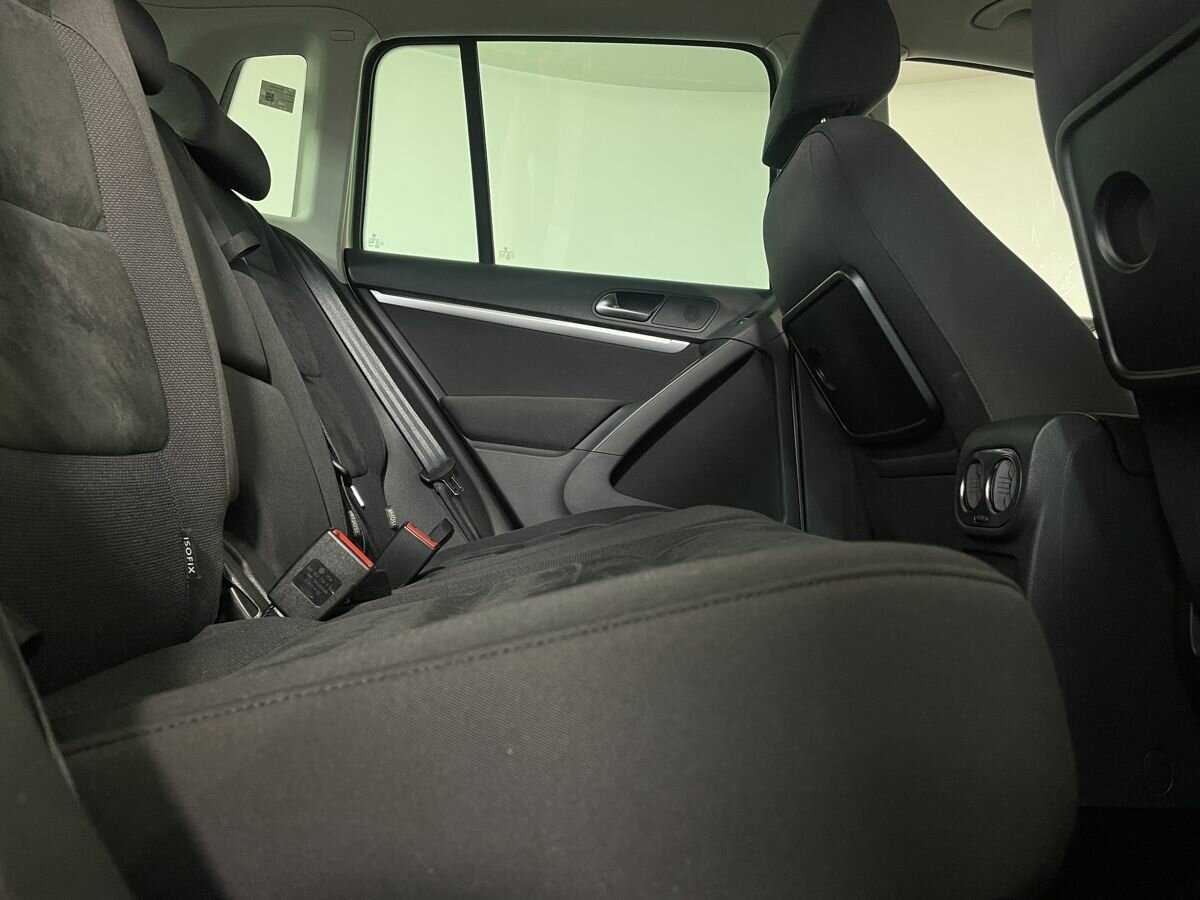 Volkswagen Tiguan, 2012 - Фото №15
