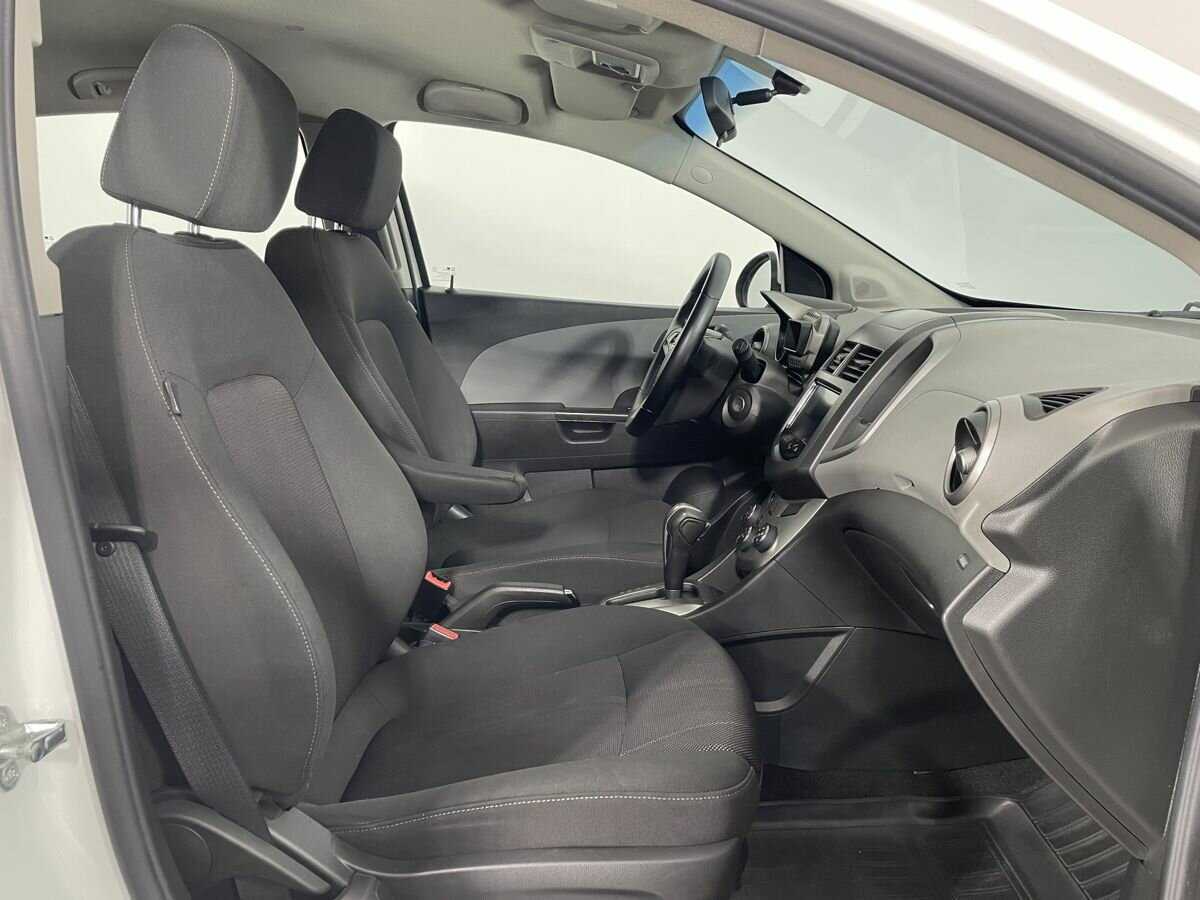Chevrolet Aveo, 2014 - Фото №12