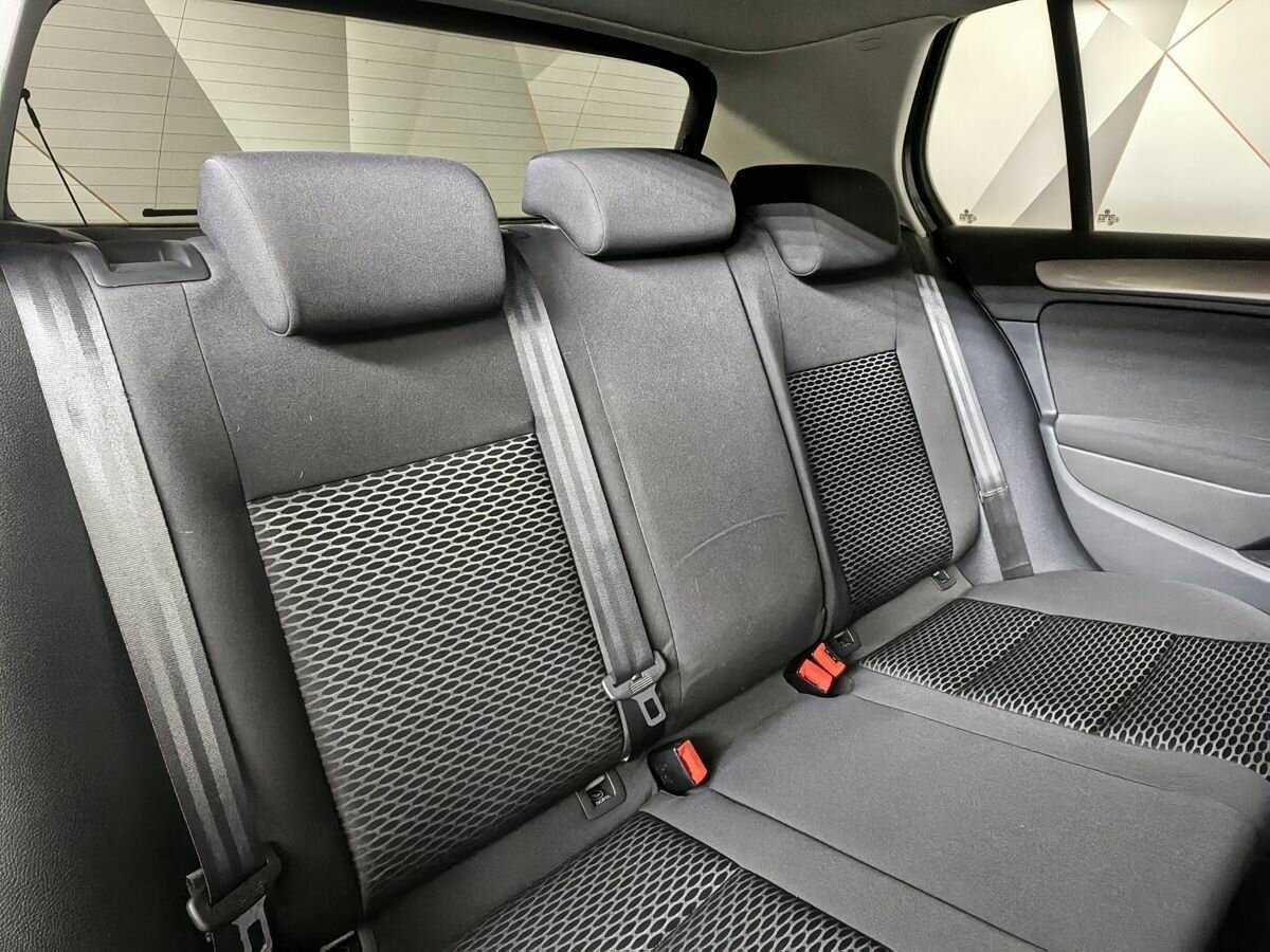 Volkswagen Golf, 2012 - Фото №12