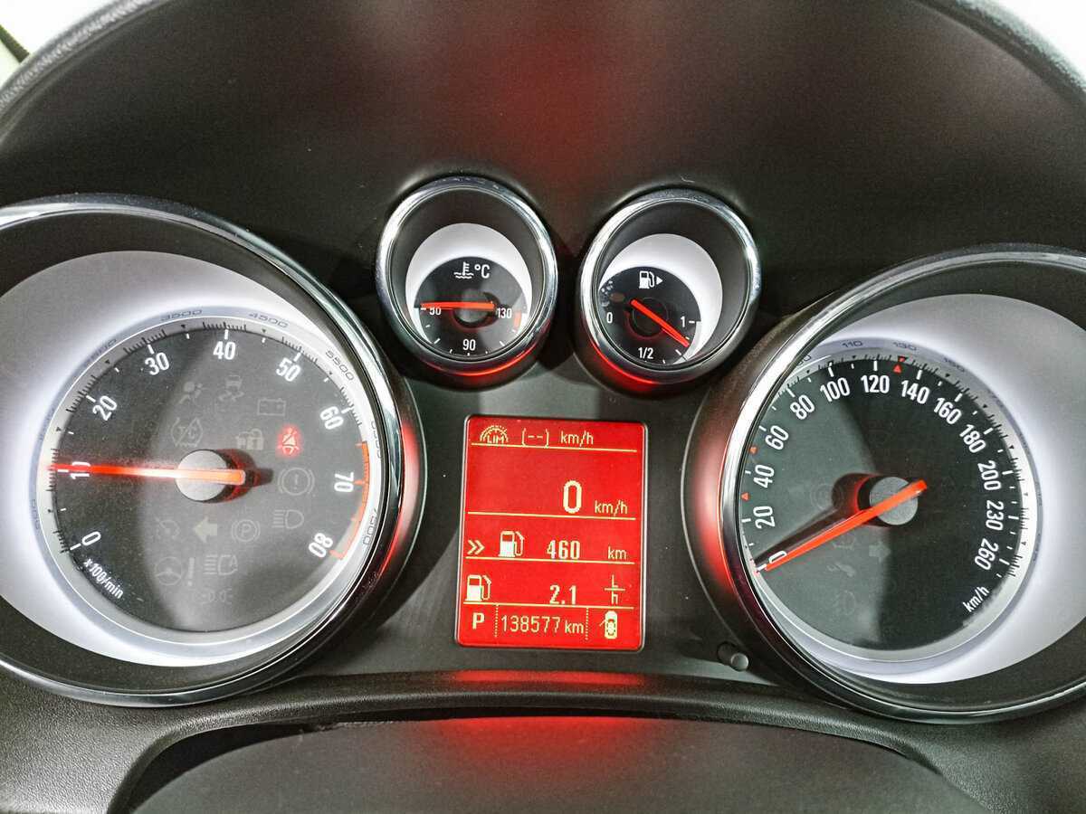 Opel Astra GTC, 2014 - Фото №10