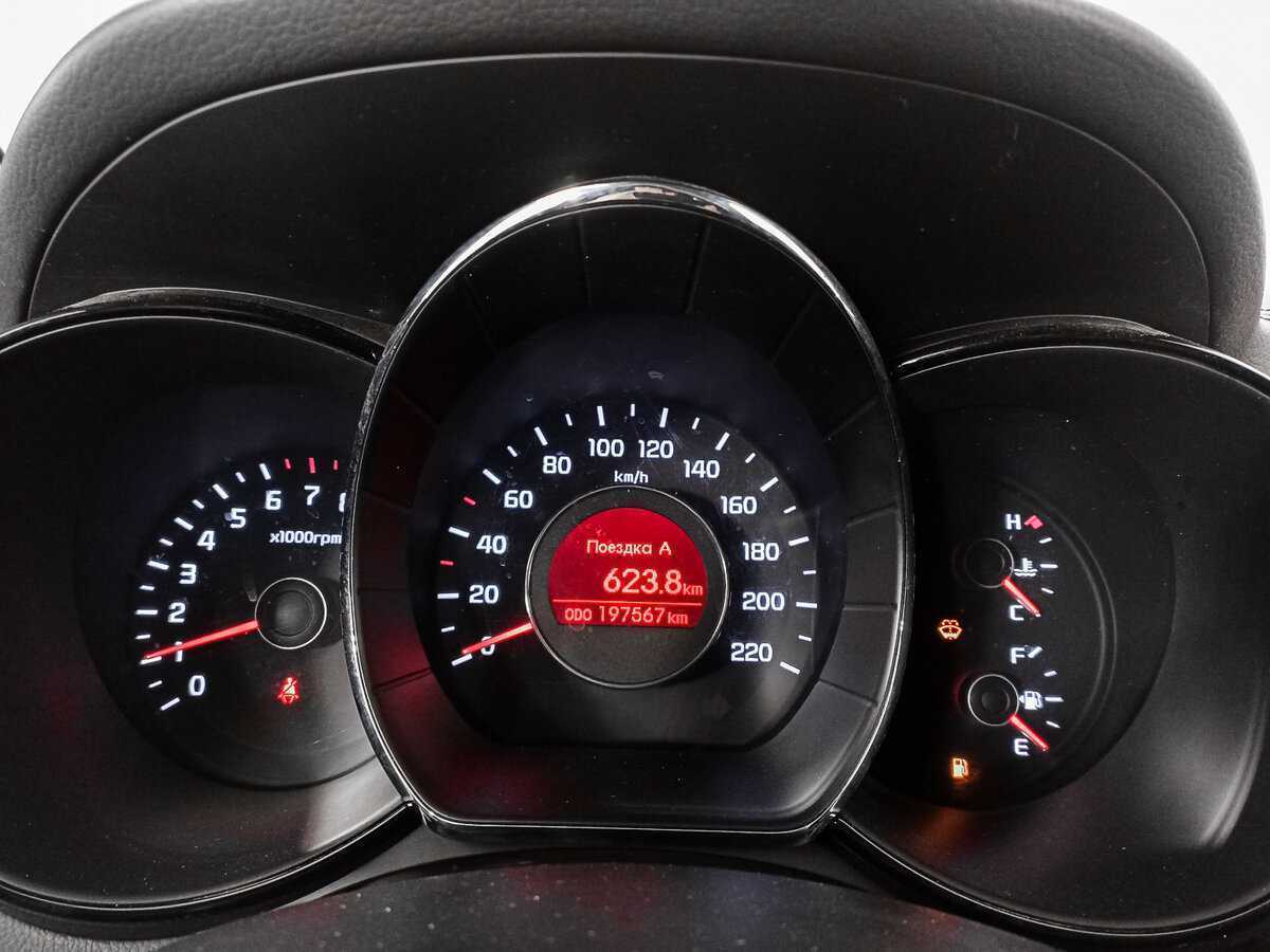 Kia Rio 6-speed, 2015 - Фото №8
