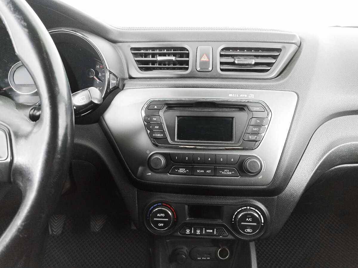 Kia Rio 6-speed, 2015 - Фото №10