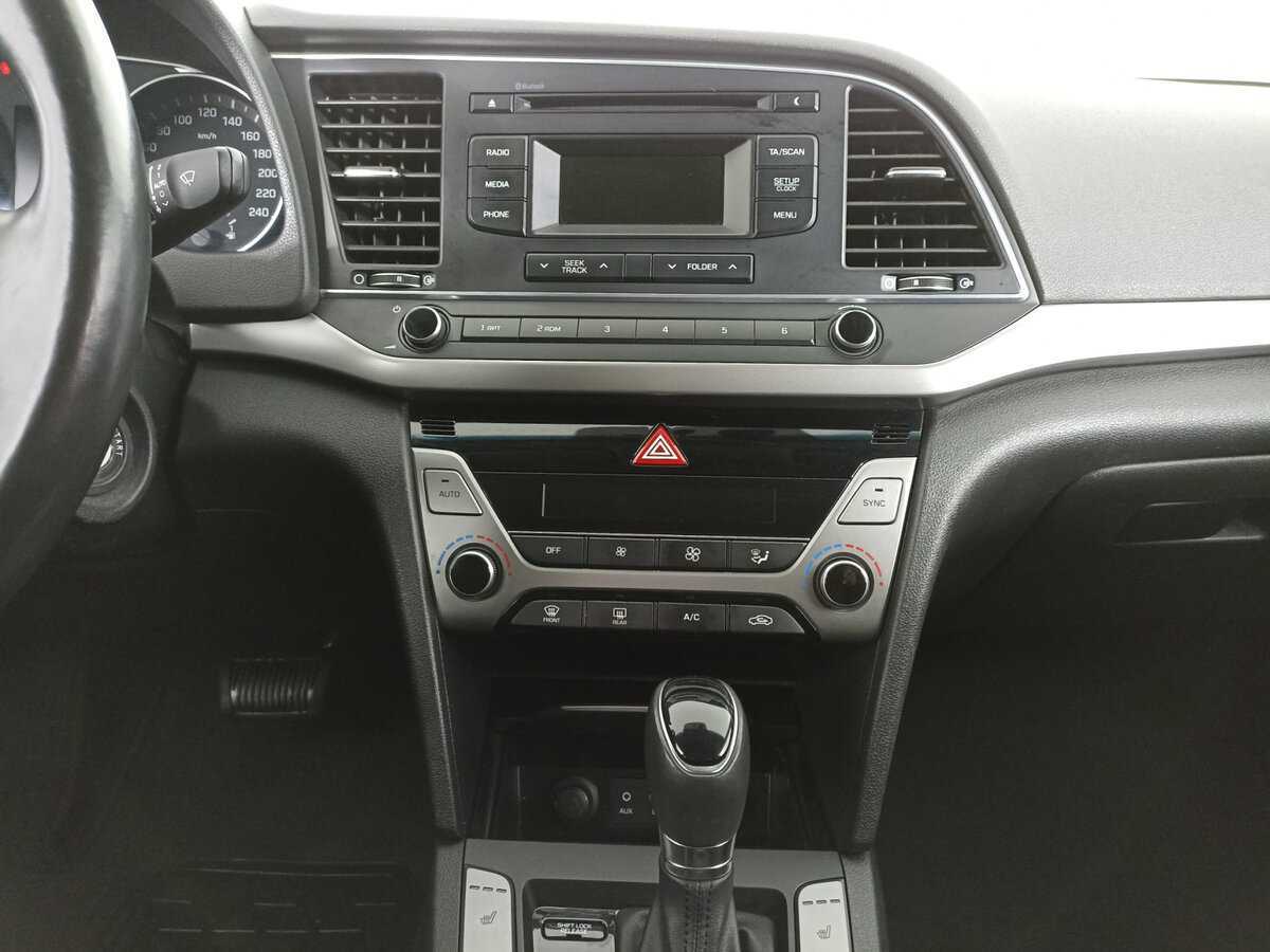 Hyundai Elantra, 2018 - Фото №12