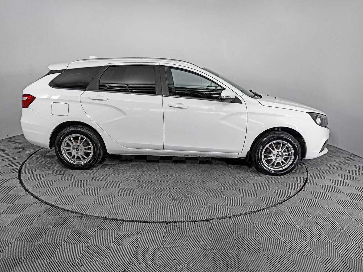Lada (ВАЗ) Vesta SW, 2021 - Фото №3