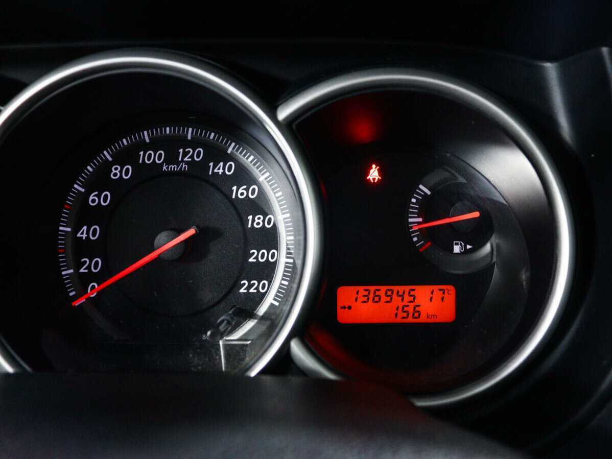 Nissan Tiida, 2013 - Фото №8