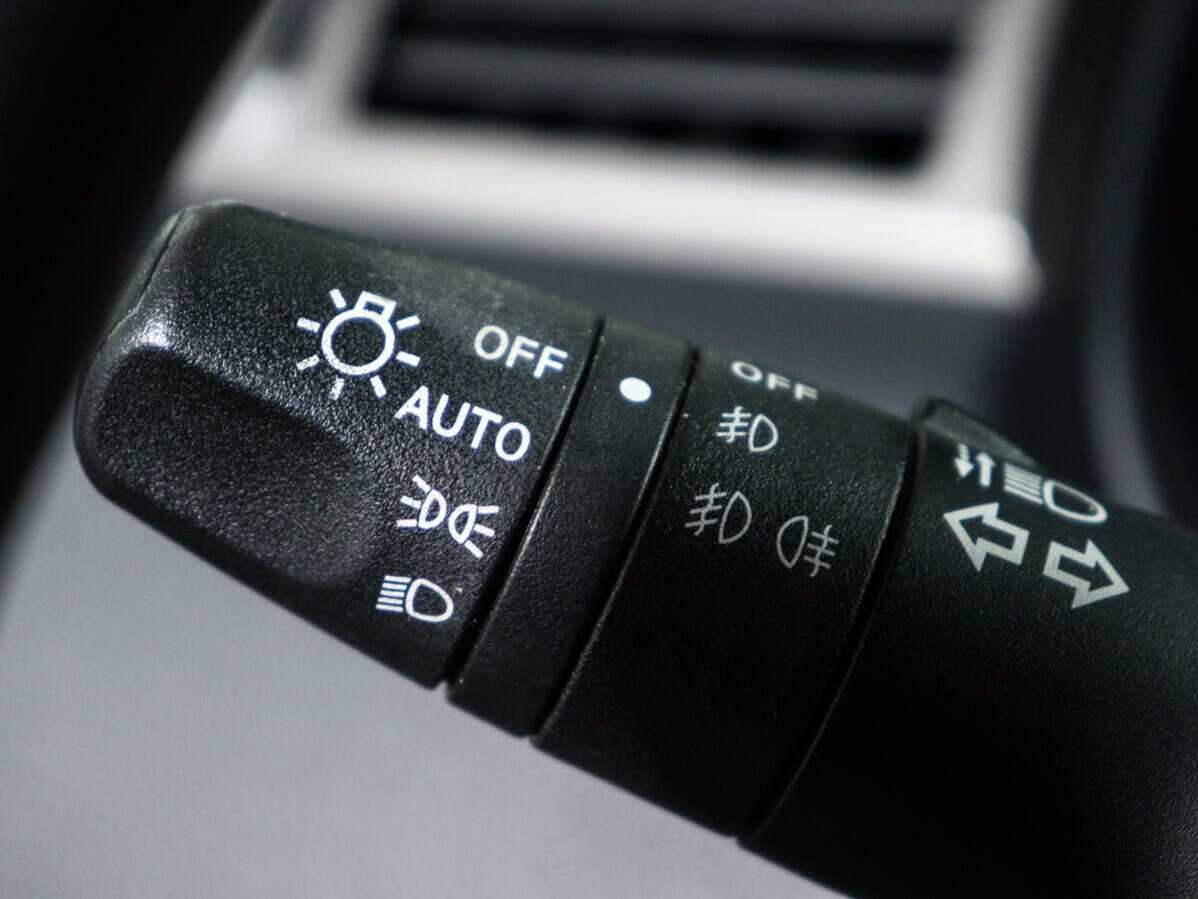 Nissan Tiida, 2013 - Фото №12