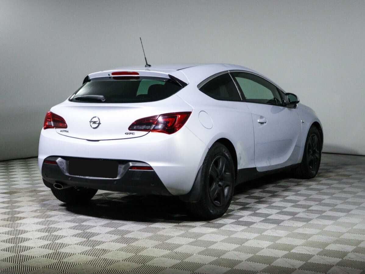 Opel Astra GTC, 2013 - Фото №3