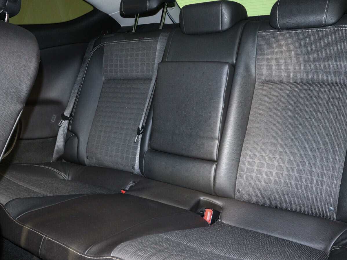 Opel Astra GTC, 2013 - Фото №7