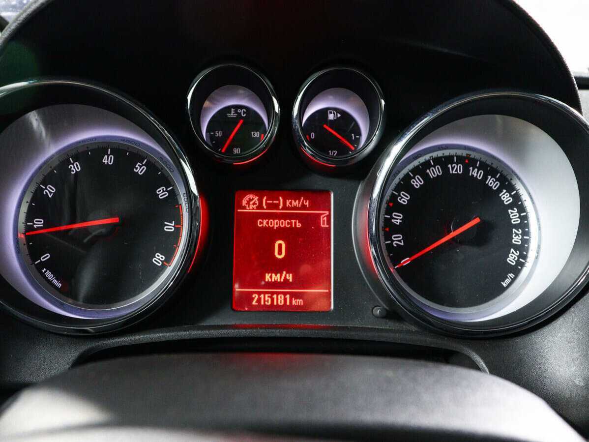 Opel Astra GTC, 2013 - Фото №8