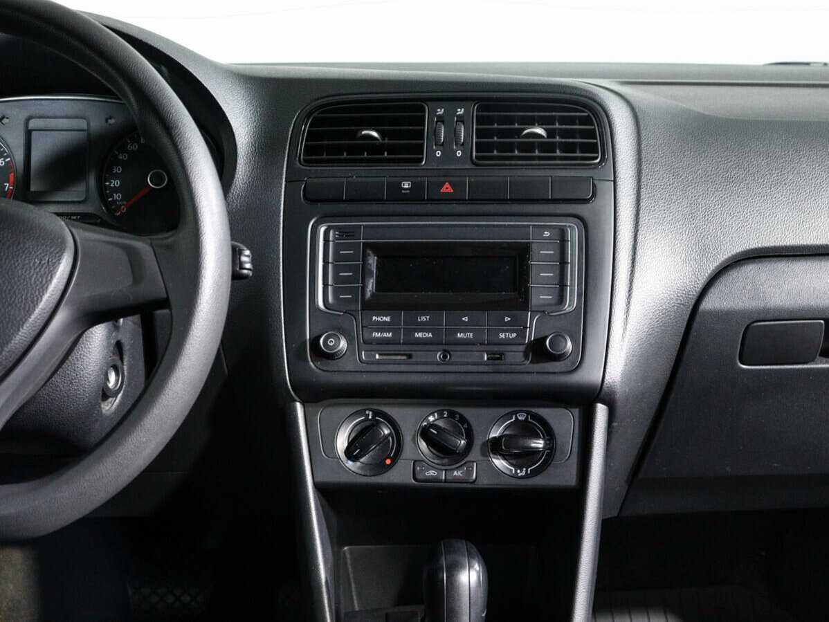 Volkswagen Polo, 2019 - Фото №10