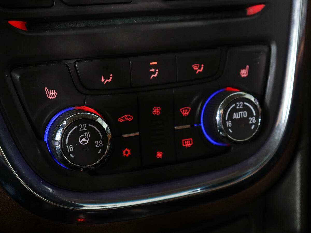 Opel Mokka, 2013 - Фото №13