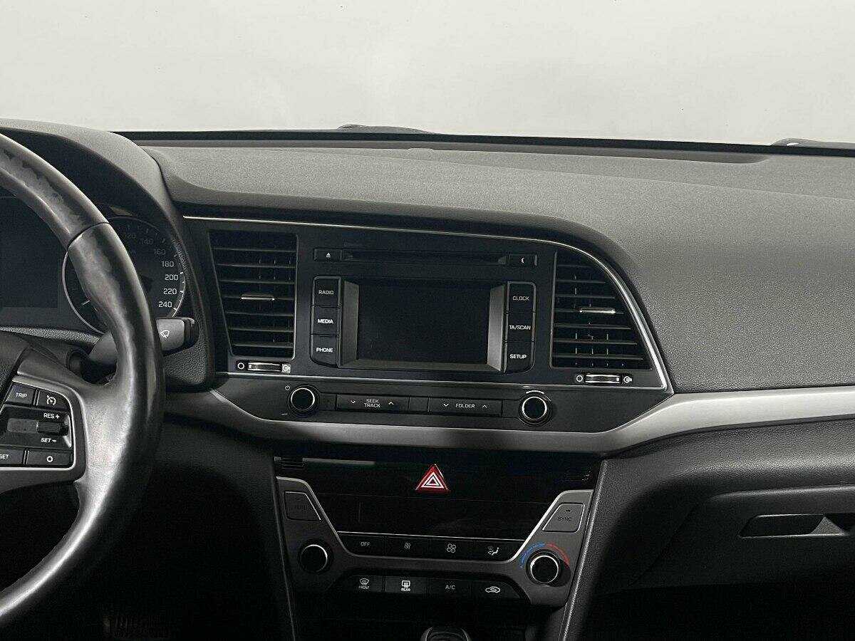 Hyundai Elantra, 2018 - Фото №11