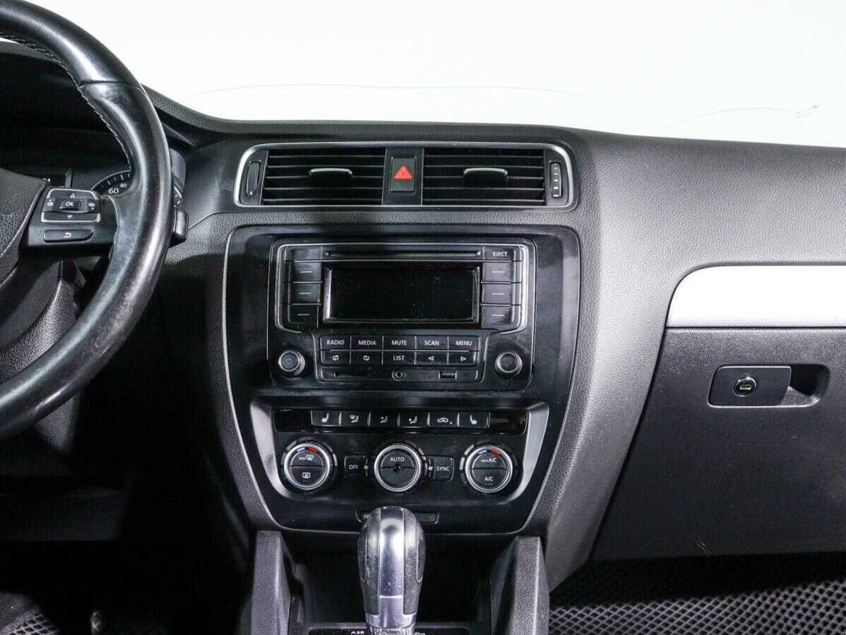 Volkswagen Jetta, 2013 - Фото №10