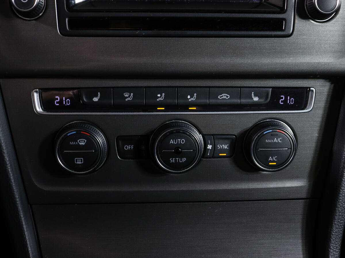 Volkswagen Golf, 2013 - Фото №19