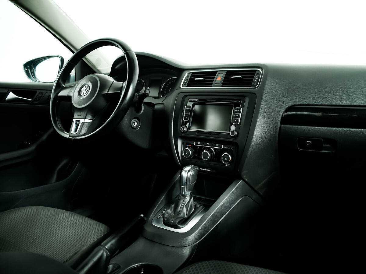 Volkswagen Jetta, 2012 - Фото №8