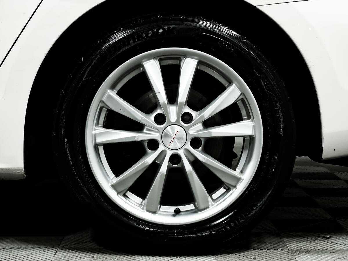 Volkswagen Jetta, 2012 - Фото №13