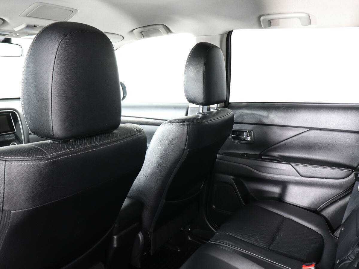 Mitsubishi Outlander, 2017 - Фото №11