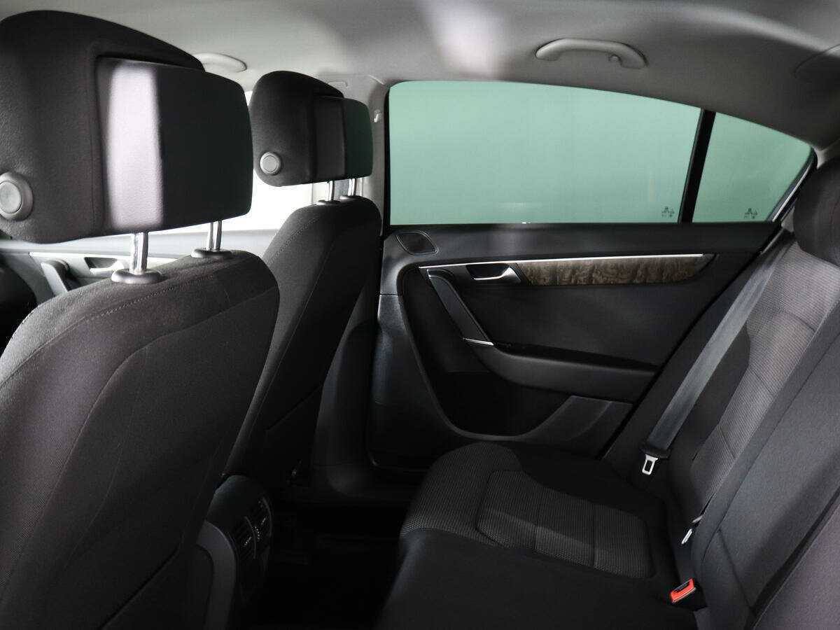 Volkswagen Passat, 2014 - Фото №11
