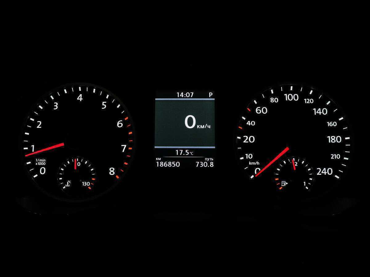 Volkswagen Tiguan, 2012 - Фото №11