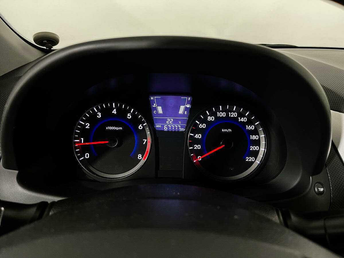 Hyundai Solaris, 2012 - Фото №10